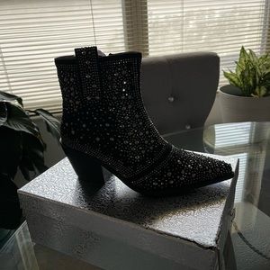 Ladies holiday boots